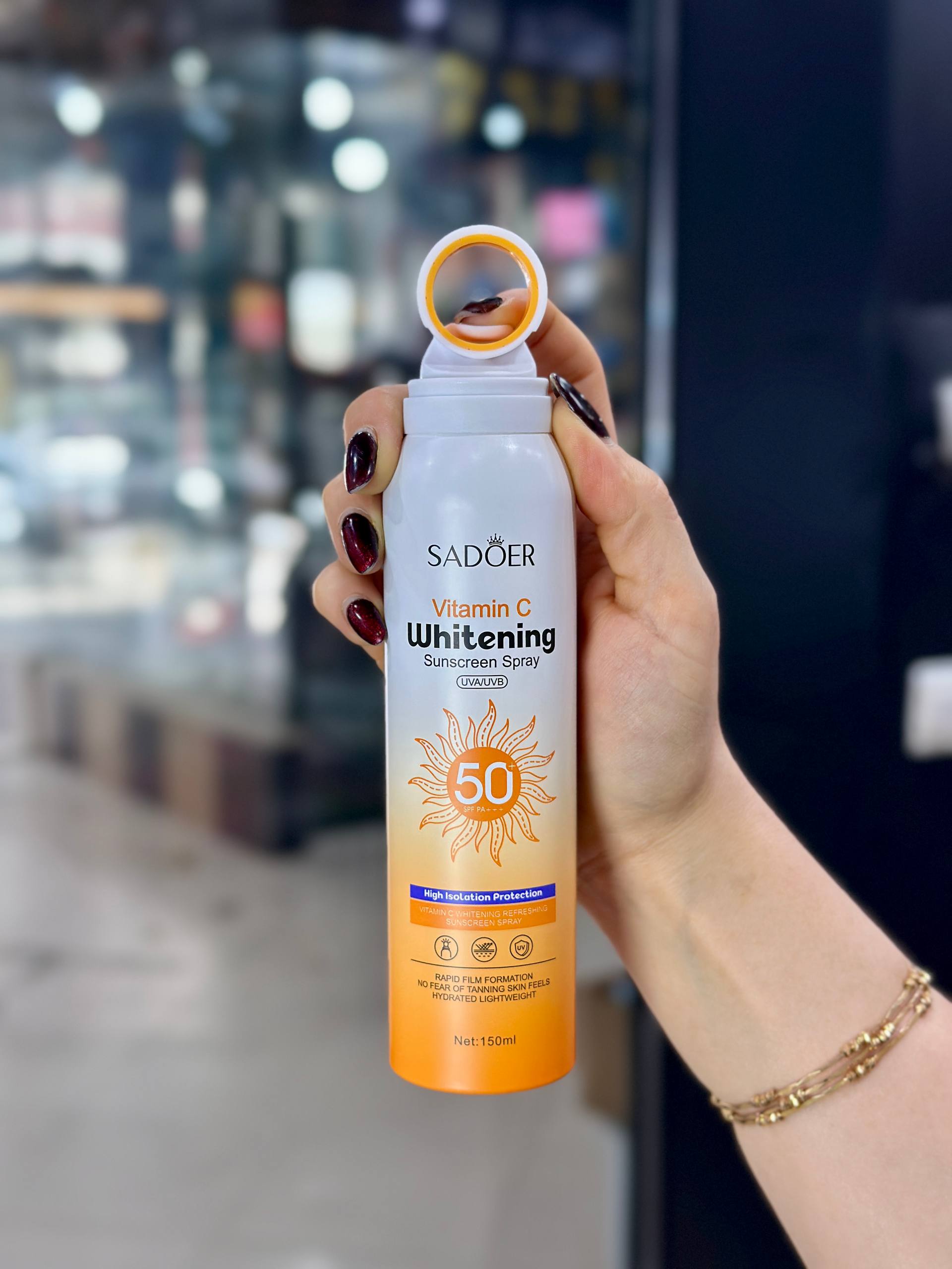 اسپری ضد آفتاب سادور SPF50 حاوی ویتامین C